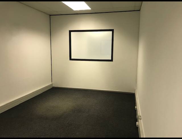 645M² OFFICE TO LET IN SPRINGFIELD